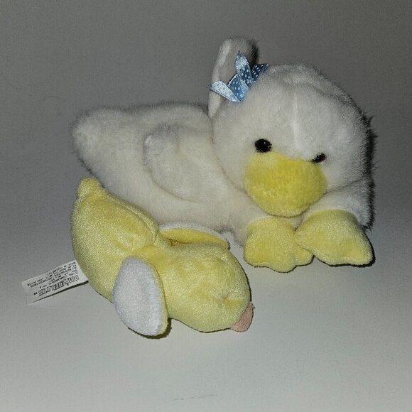 VTG Mom's Lil Litter Duck Chick Plush Lot Mom Baby White Yellow Toy Lot 1992
